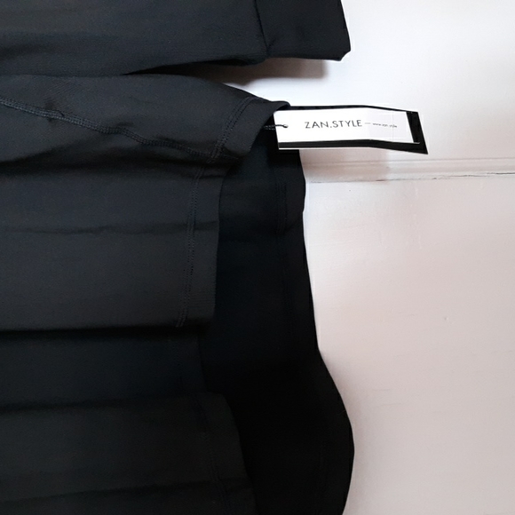 Mens 1/4 zip top - Picture 3 of 5